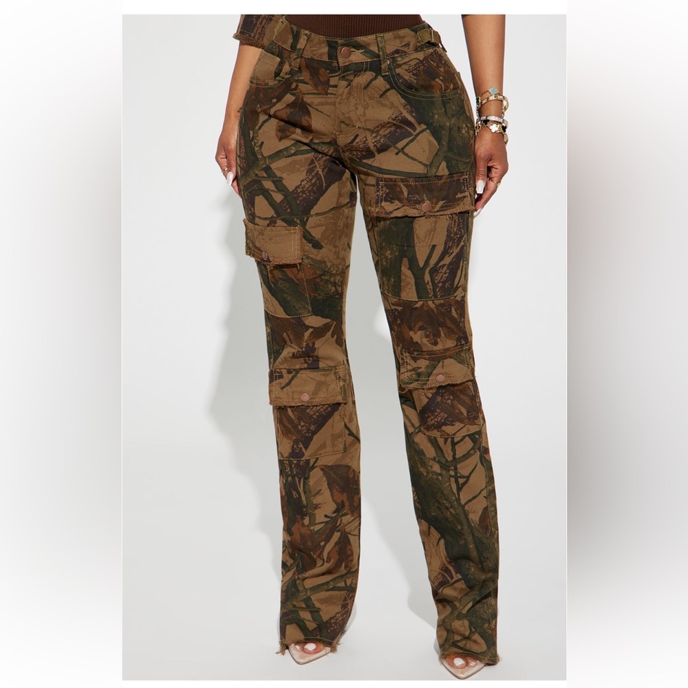 In The Wild Camo Stretch Cargo Jeans - Camouflage